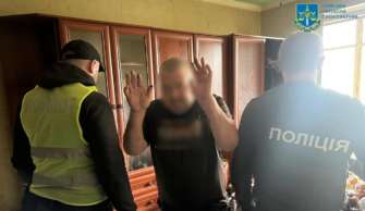 У Сумах затримали палія авто військовослужбовців / Фото: t.me/prokuraturasumy У Сумах затримали палія авто військовослужбовців / Фото: t.me/prokuraturasumy