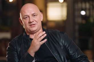 Потап розповів, як виїхав з України / Скриншот з відео "Виїжджав через різні інстанції": Потап дав інтерв'ю росіянину Дудю та розповів, як виїхав з України