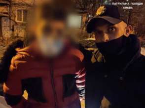 kyivpatrol Видали нерви. Поліцейські затримали хлопця, який украв телефон із вітрини магазину