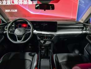 Volkswagen представила новый яркий седан, который станет заменой Passat/Фото: autohome.com.cn autohome.com.cn