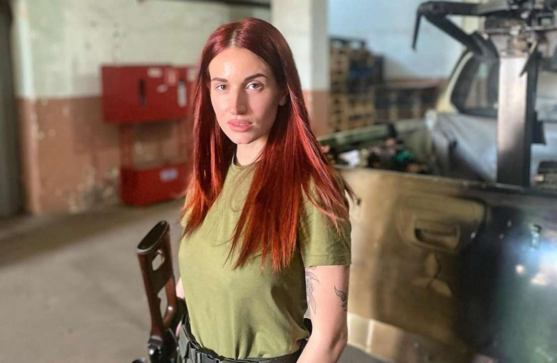 "Писали, чтобы я умерла": снайперша Евгения Эмеральд рассказала о хейте в соцсетях