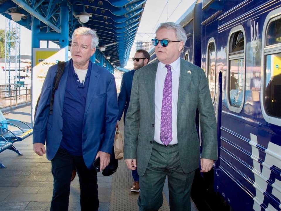 Конгрессмены Виттман и Трон прибыли в Киев