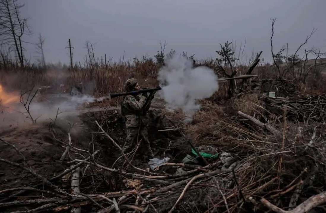 Более 4 тысяч обстрелов, 234 боестолкновения: ситуация на фронте на утро 23 декабря