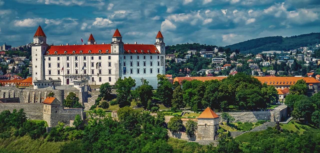 Словакия готова помочь украинцам во время войны. Фото: Pixabay/Автор- Wallkerssk Словакия поможет гражданам Украины