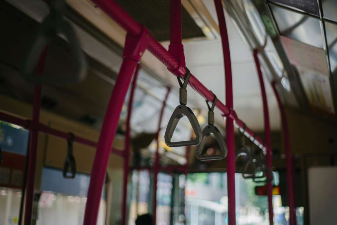У Києві почав працювати громадський транспорт/Фото: pexels Автобус