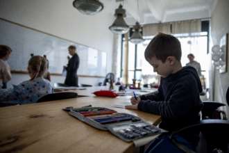 Как будет проходить обучение в школах в разных городах Украины/Фото: Getty Images Школа