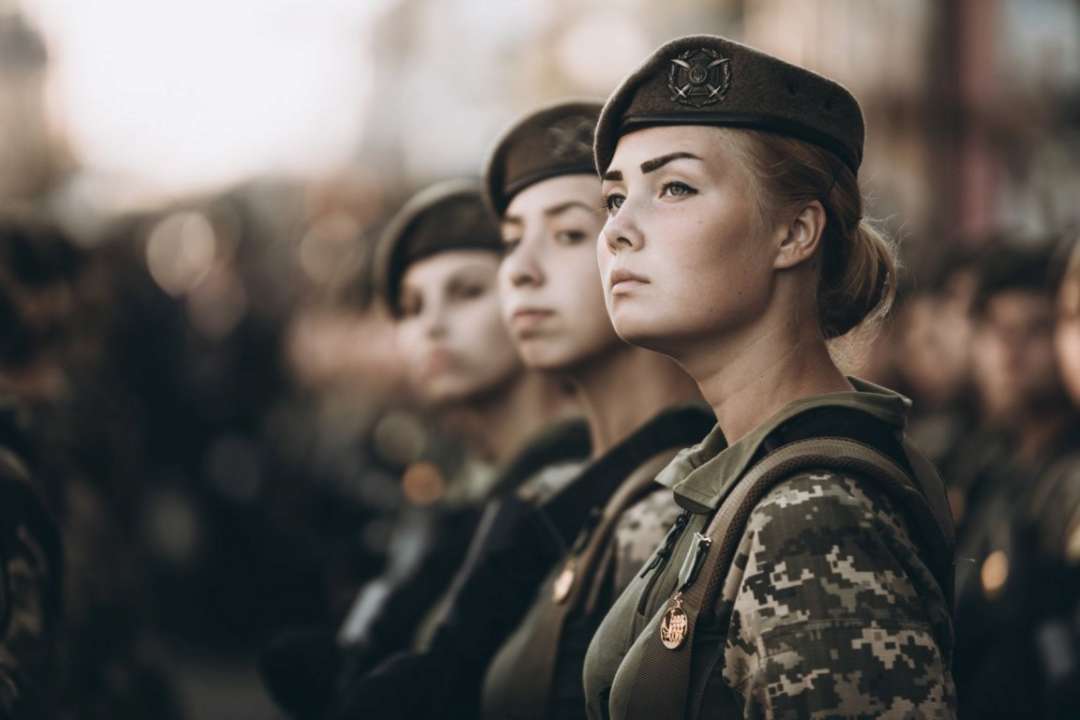 Женщины в ВСУ: кто будет обязан встать на военный учет Женщины в ВСУ: кто будет обязан встать на военный учет