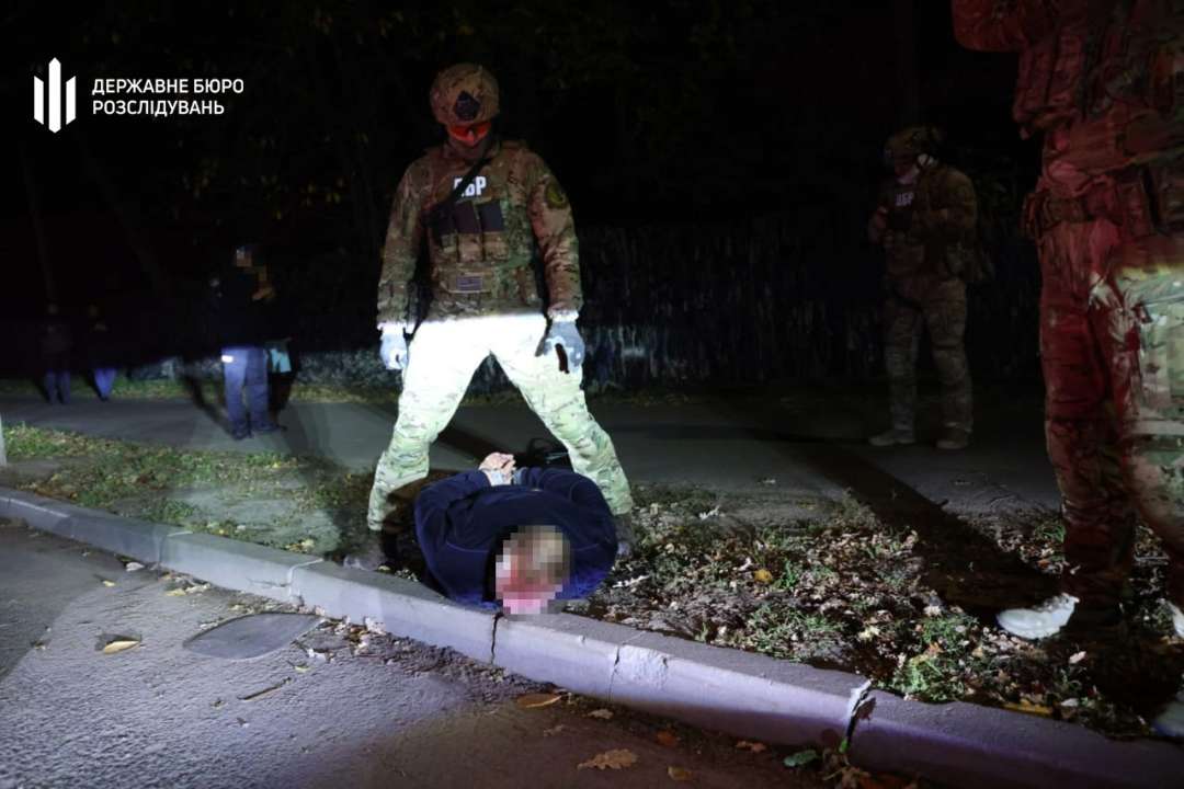 У Полтаві затримано поліцейського, який брав участь у побитті людини в ресторані — ДБР