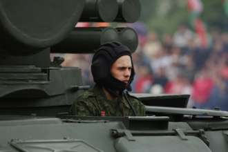Беларусь расположила деревянные муляжи танков на границе с Украиной/Фото: Getty Images военный