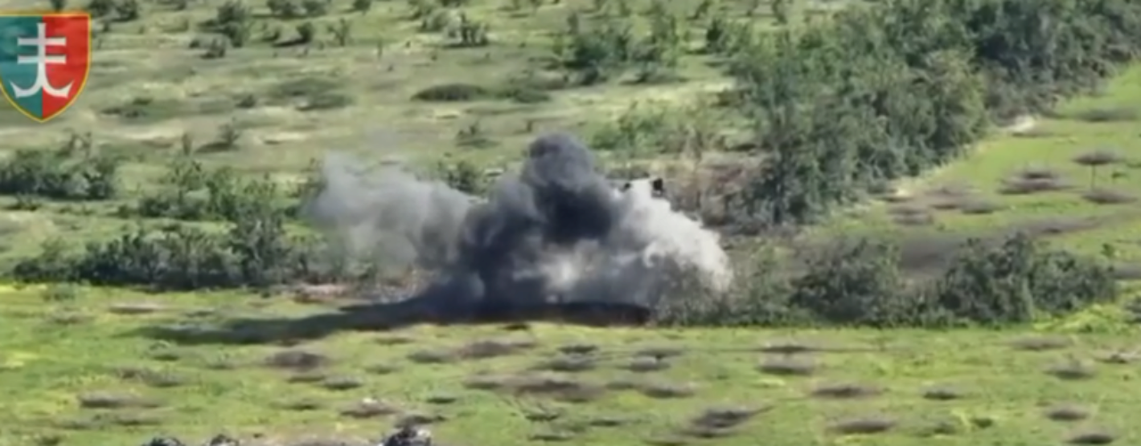 ЗСУ розгромили склад боєприпасів ворога. Фото: Скриншот відео окупанти склад