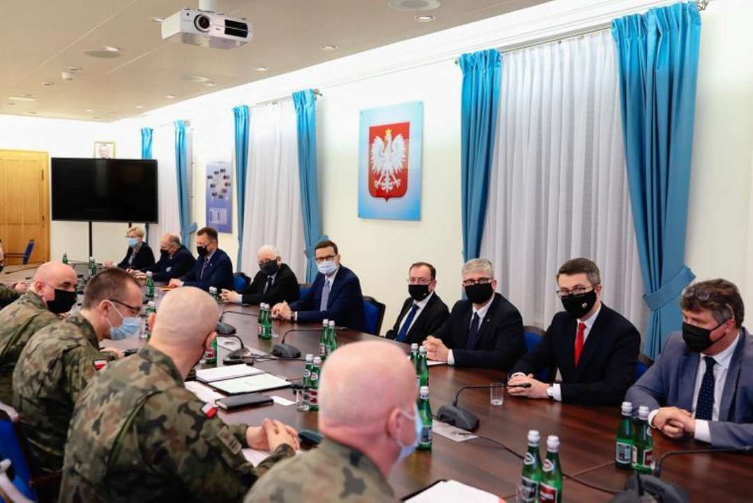 Мігранти штурмують кордон Польщі: уряд країни збирається на позачергове засідання