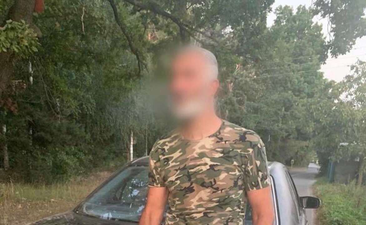 Зґвалтував 13 річну дівчинку: 52-річному чоловіку оголошено підозру