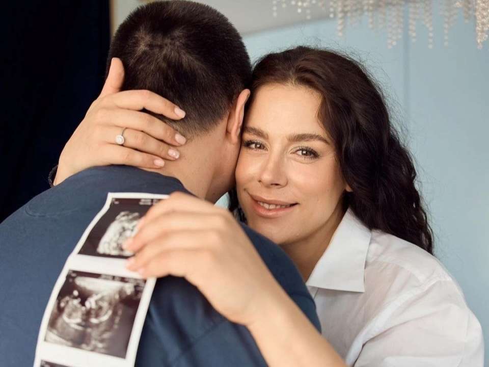 Иванна Онуфрийчук рассекретила пол будущего ребенка / Фото: Instagram/ivannaonufriichuk Ведущая "Танцев со звездами" рассекретила пол будущего ребенка: видео с гендер-пати