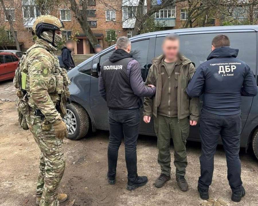 Нацполиция задержала "смотрящего" за Уманским районом и начальника колонии/Фото: Нацполиция