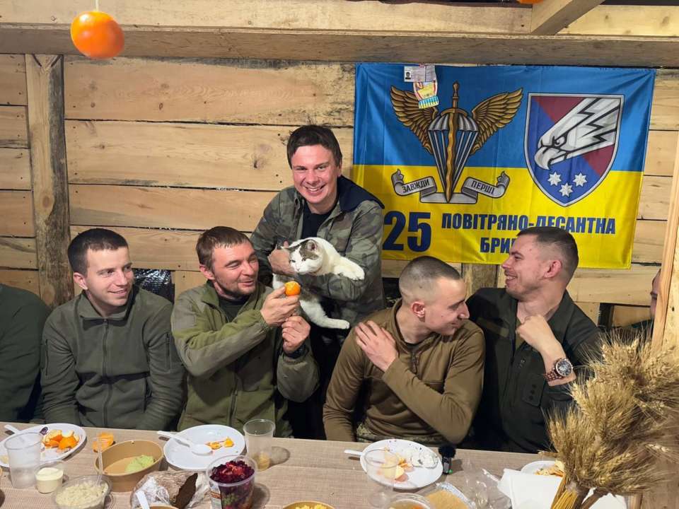 Дмитро Комаров зустрів Різдво на передовій: зворушливий репортаж з Покровська