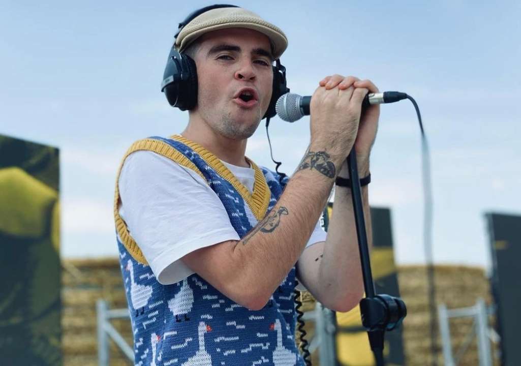 Що Wellboy сказав би президенту України та президенту рф/Фото: a.wellboy/instagram.com "Народилося від мавпи та собаки": Wellboy уявив, що б сказав Зеленському та путіну при зустрічі