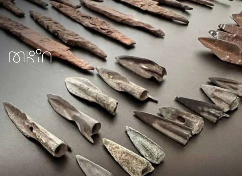 Предмети археології передала американська сторона посольству України в США Предмети археології передала американська сторона посольству України в США