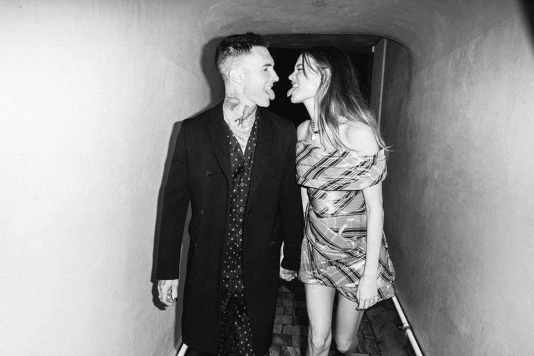Соліст Maroon 5 зраджував дружині з 23-річною моделлю/Фото: Instagram/Автор: Adam Levine Adam Levine
