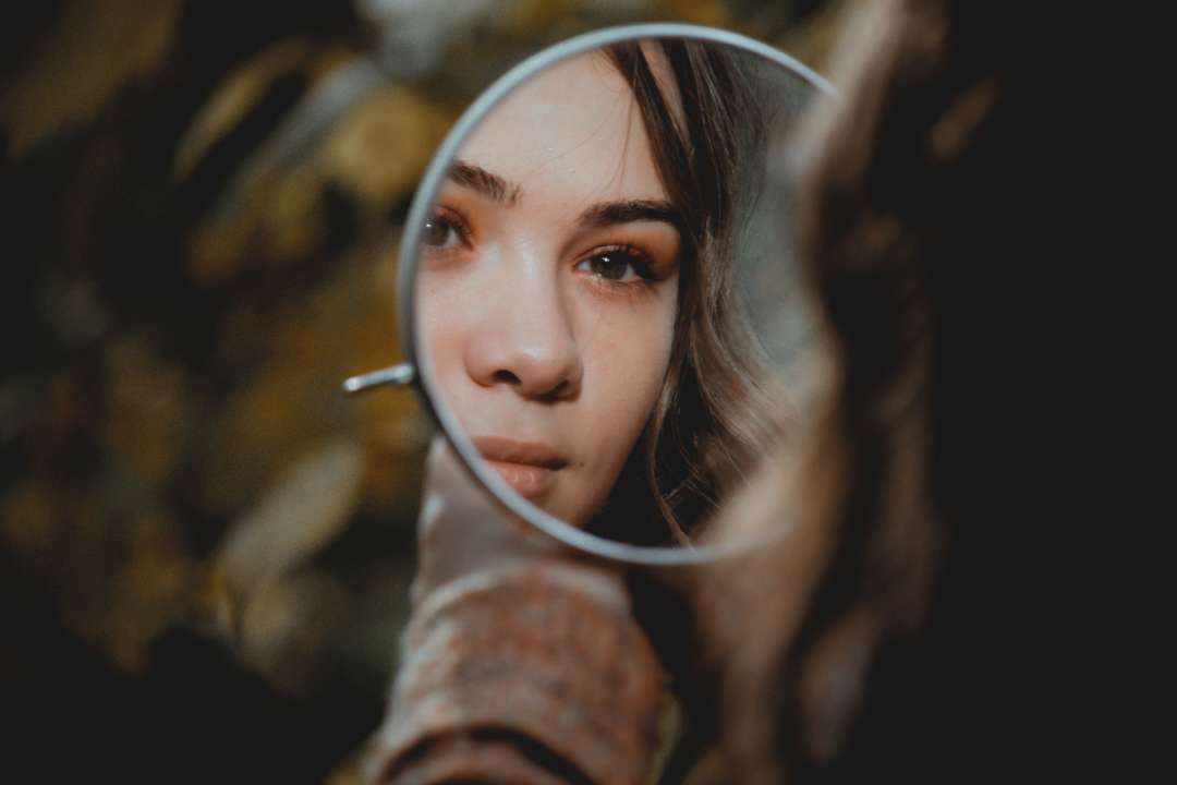 Чому не можна брати чужі дзеркала/Фото: Unsplash