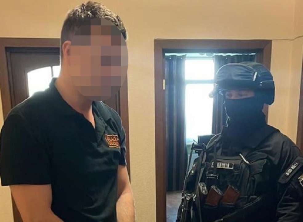 Киевлянин развращал детей и продавал порнографию за границу/Фото: Полиция Киевлянин развращал детей и продавал порнографию за границу/Фото: Полиция