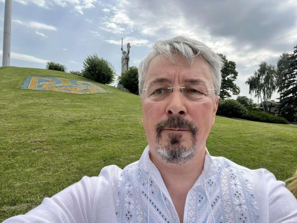 Ткаченко подав у відставку через скандал / Фото: Facebook 400 млн на кіно під час війни: міністр культури Ткаченко подав у відставку