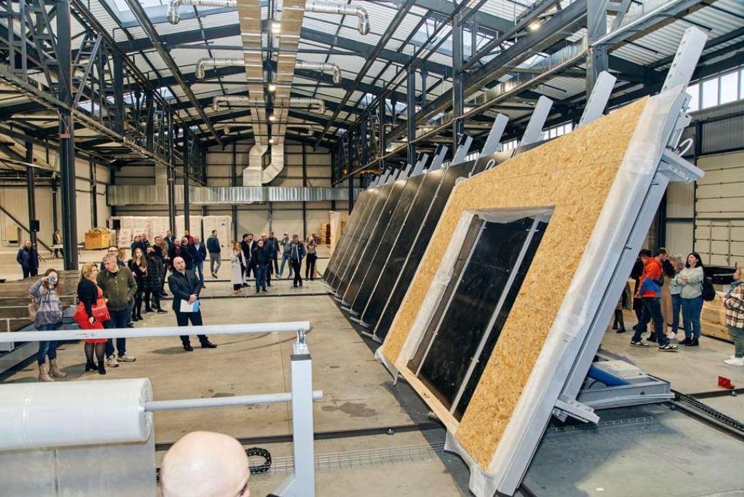 Команда Hutjet відкрила перший завод/Фото: Данило Гетманцев Команда Hutjet відкрила перший завод/Фото: Данило Гетманцев