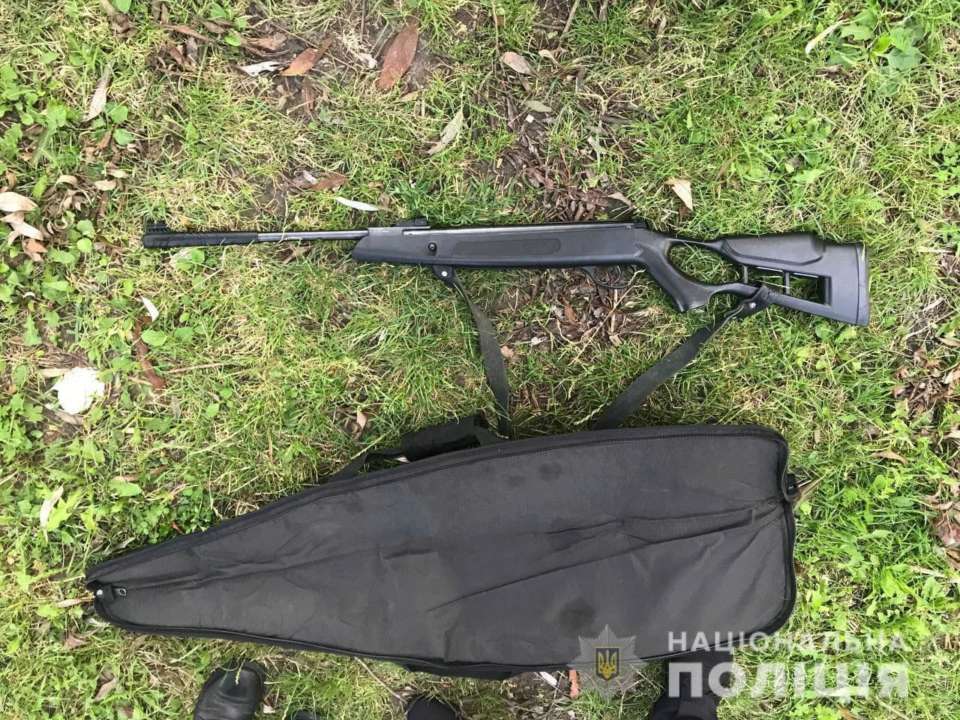 В Ровенской области мужчина застрелил щенка, потому что "собаки его достали"