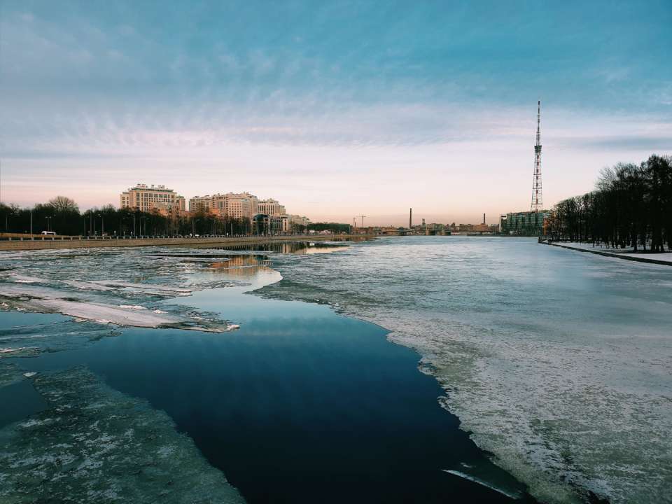 Река