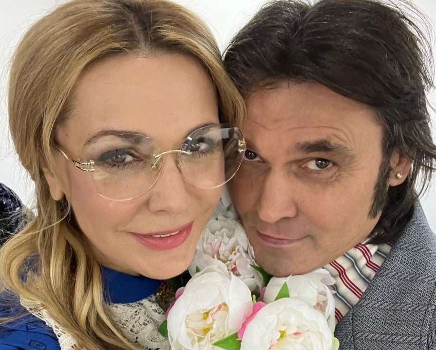 Ольга Сумська показала шанувальникам епічний знімок/Фото: Іnstagram/Оlga Sumska Епічна історія кохання: Ольга Сумська показала кадр поцілунку з коханцем Борисюком