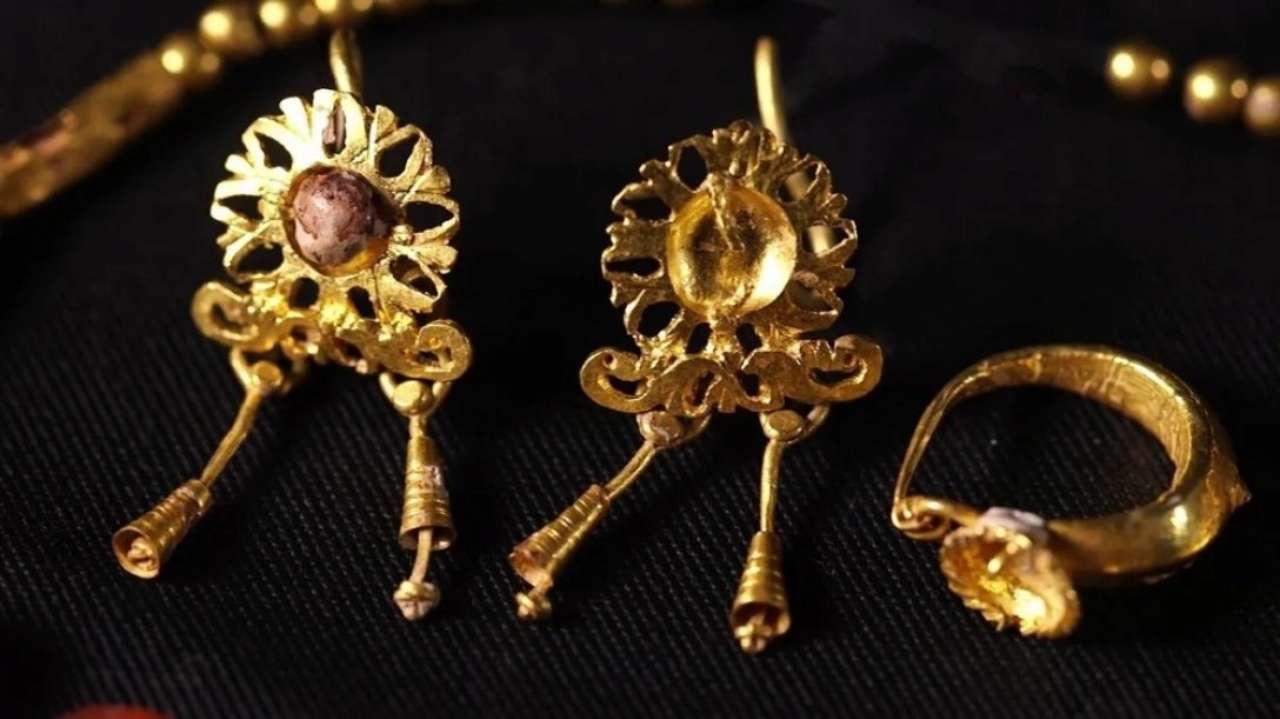 В Иерусалиме показали украшения, которым 1800 лет / Фото: Emil Aladjem/Israel Antiquities Authority