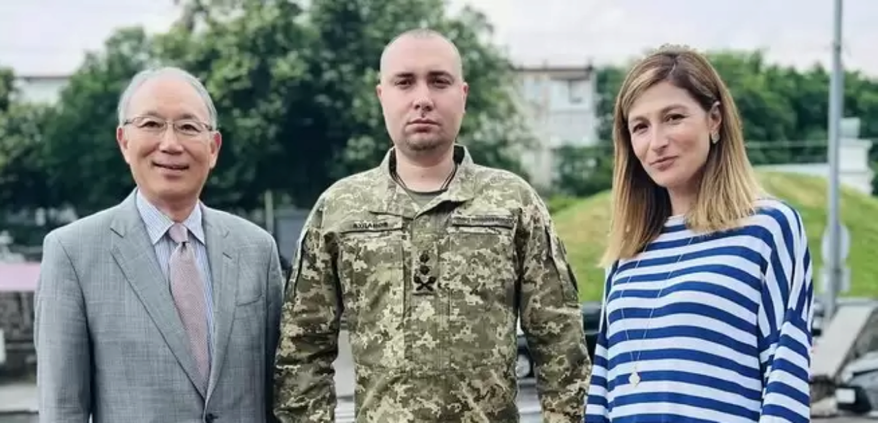 Нова зачіска Буданова стала приводом для мемів Нова зачіска Буданова стала приводом для мемів