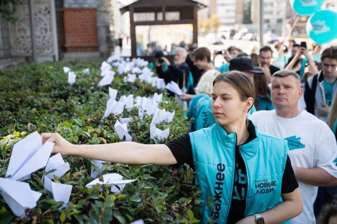 россияне митингуют возле посольства Франции из-за задержания Дурова россияне митингуют возле посольства Франции из-за задержания Дурова