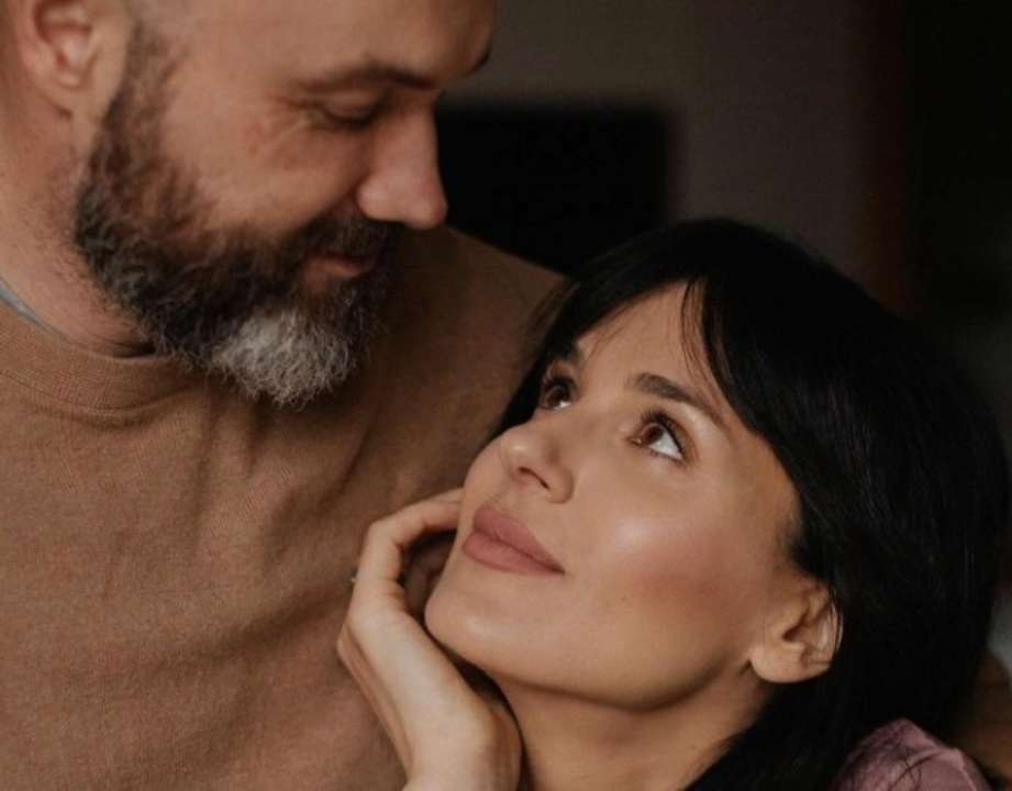 Ефросинина с мужем-военным/Фото: Instagram mashaefrosinina "Ты даешь мне веру": Ефросинина выразила гордость за своего мужа, которому вручили награду