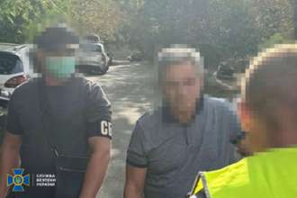 СБУ та Нацполіція затримали чиновників, які вимагали хабарі за нарахування соцвиплат для поранених воїнів ЗСУ/Фото: СБУ, Нацполіція СБУ та Нацполіція затримали чиновників, які вимагали хабарі за нарахування соцвиплат для поранених воїнів ЗСУ/Фото: СБУ, Нацполіція