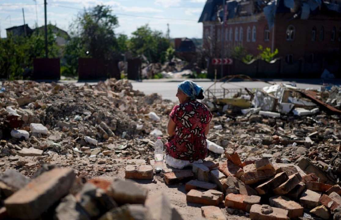 Скільки людей в Україні втратили будинок через росіян/Фото: facebook.com/zelenskiy.official Скільки людей в Україні втратили будинок через росіян