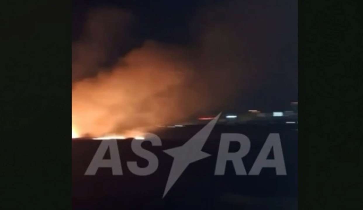 В россии пылали склады иранских боеприпасов. Скриншот видео россия атака дронов 29 сентября Котлубань, Волгоградская область
