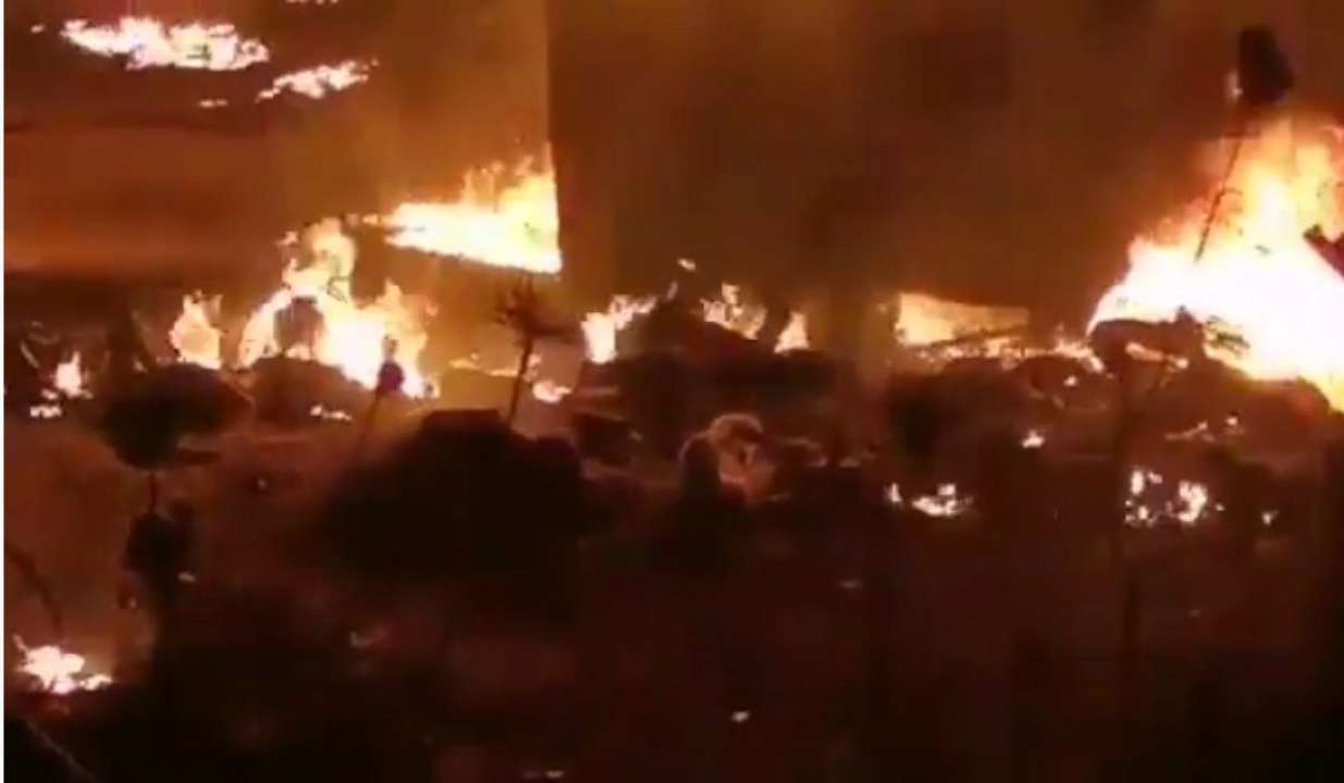 У Лівані загорівся танкер