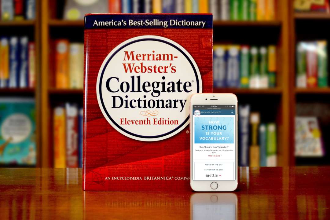 Словарь Вебстера назвал слово 2021 года / фото: Getty Images Американский словарь Merriam-Webster назвал слово года
