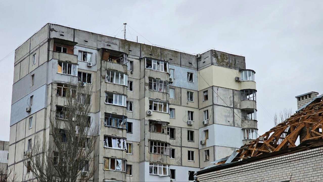Цієї ночі росіяни обстріляли Херсон із ЗРК С-300/Фото: Херсонська ОДА Ворог обстріляв Херсон із ЗРК С-300: ситуація в областях 26.01.2024