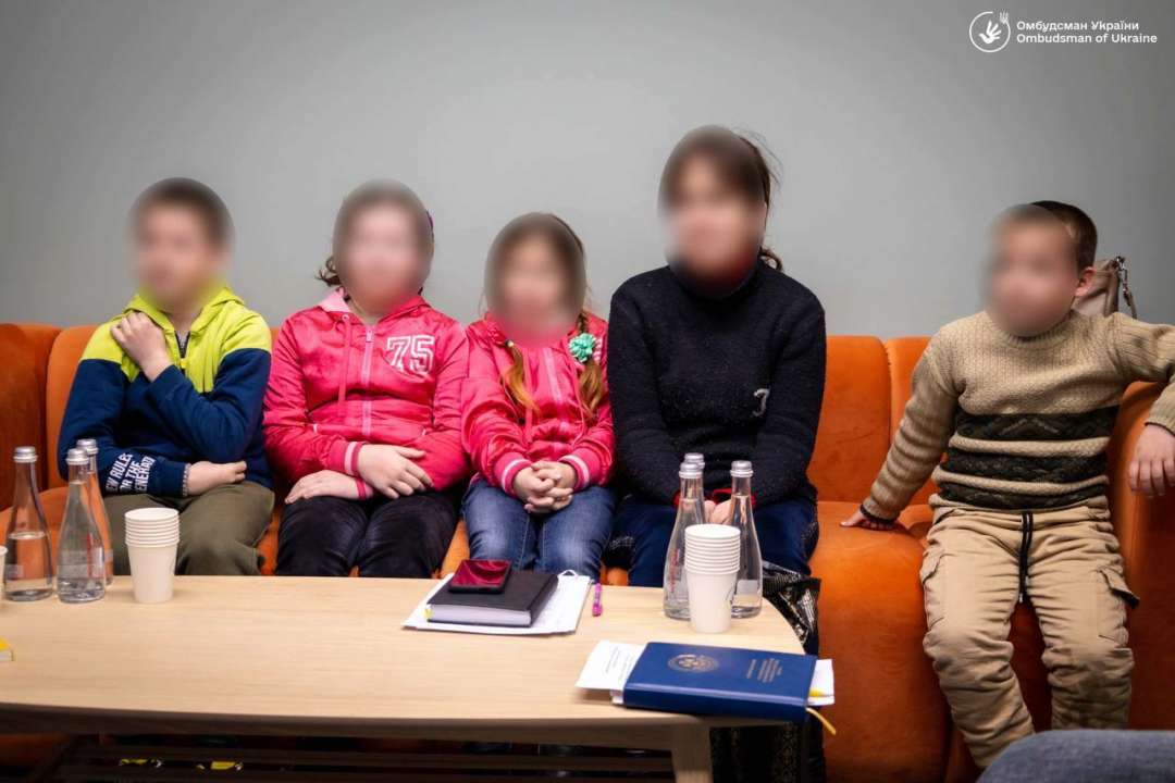 Україна повернула з окупації матір з чотирма дітьми та 17-річного хлопця/Фото: dmytro_lubinetzs З тимчасово окупованих територій вдалося повернути ще 5 дітей
