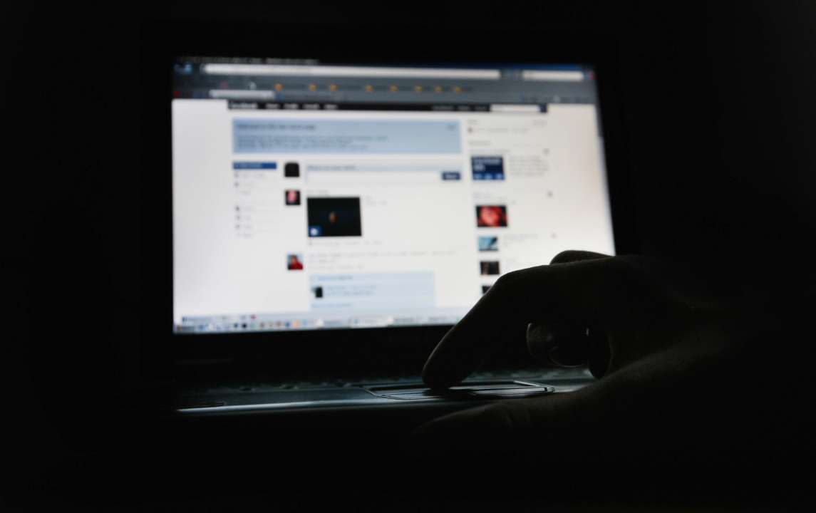 Facebook більше не буде видаляти інформацію про штучне походження Covid-19