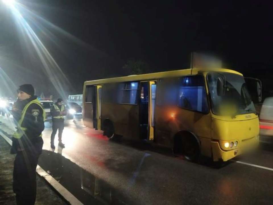 В Броварах автобус сбил пенсионера, который переходил дорогу в неположенном месте