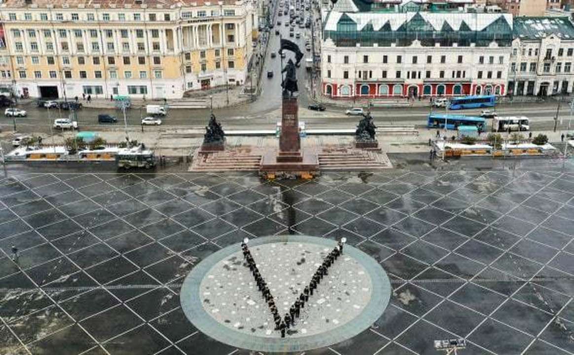 Кремль доручив регіонам виходити на акції підтримки путіна та російської армії