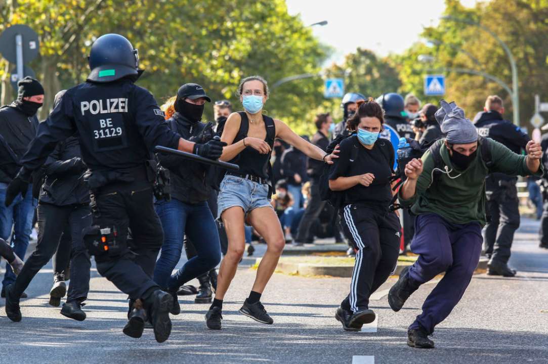 Полиция помешала очередной акции экоактивистов в Берлине/Фото: Getty Images