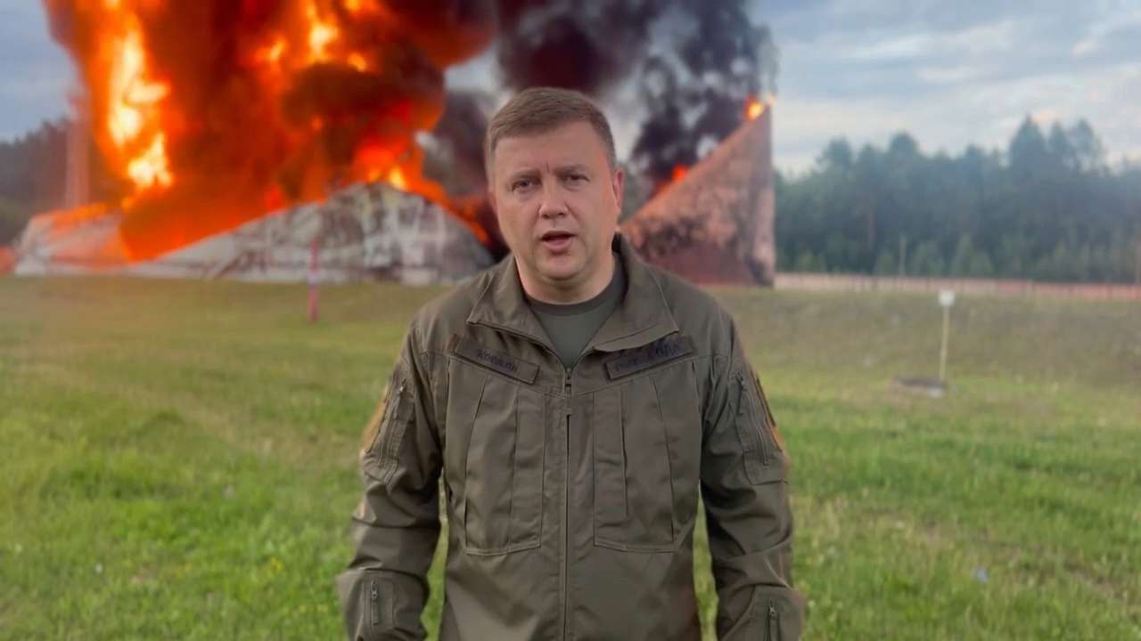У Дубенському районі згоріла нафтобаза/Фото: скрін відео У Рівненській області внаслідок атаки дронами згоріла нафтобаза