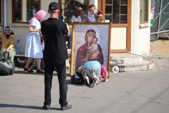 В Киево-Печерской лавре начать выселять остатки УПЦ МП из заповедника/Фото: Оbozrevatel В Киево-Печерской лавре начать выселять остатки УПЦ МП из заповедника/Фото: Оbozrevatel