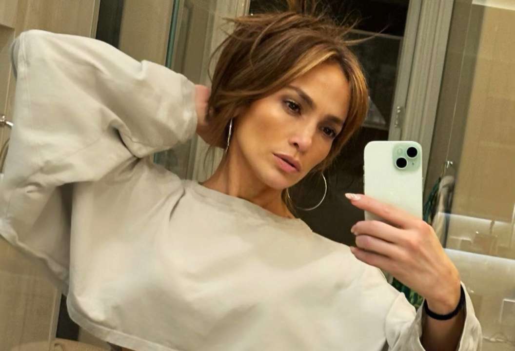 Дженніфер Лопес бореться за свій тур "This Is Me Now… The Tour"