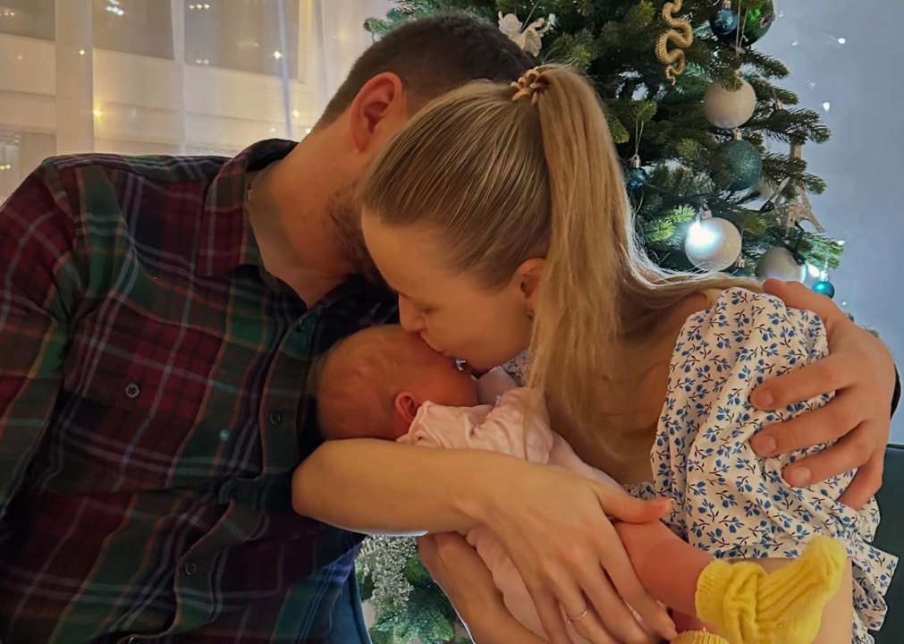 Анна Сагайдачна вперше показала обличчя новонародженої доньки: зворушливий колаж з сином