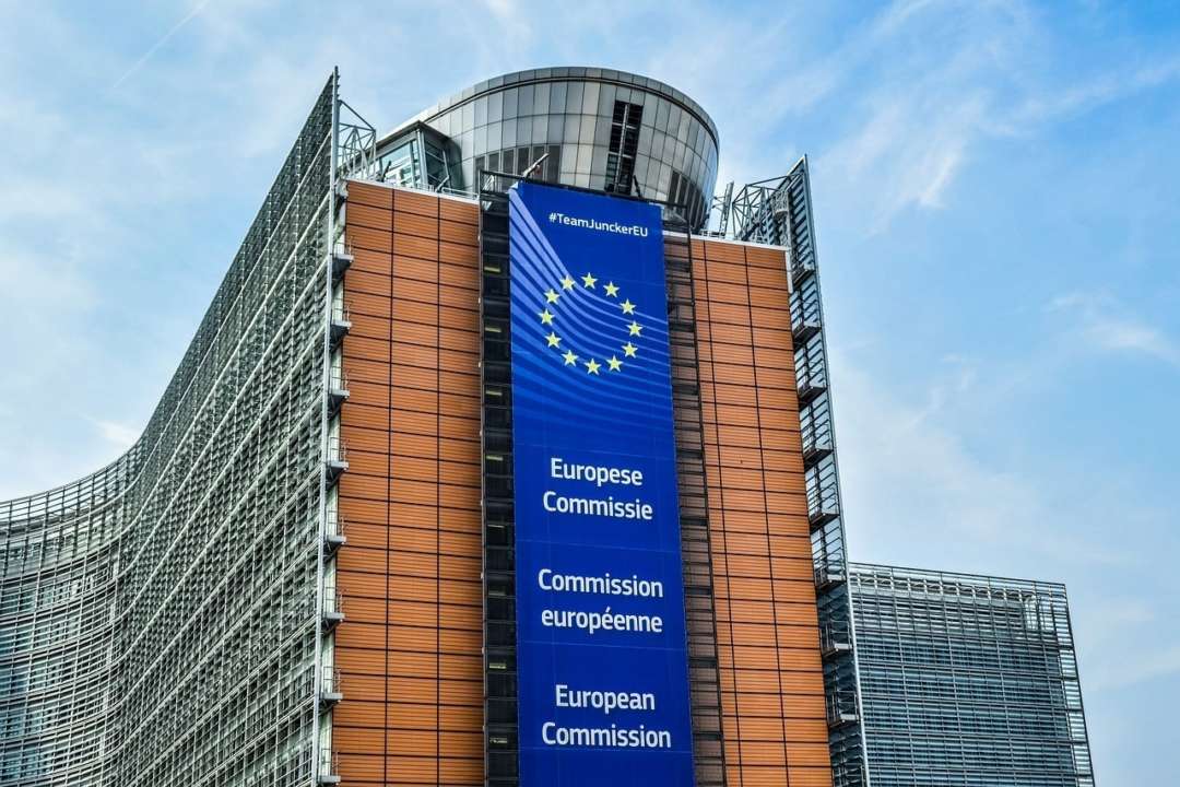 Фото: Pixabay У Євросоюзі хочуть змусити Google та Facebook платити за новини