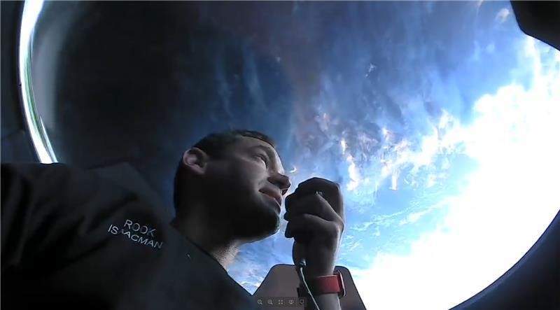 Фото: SpaceX Туристы в космосе
